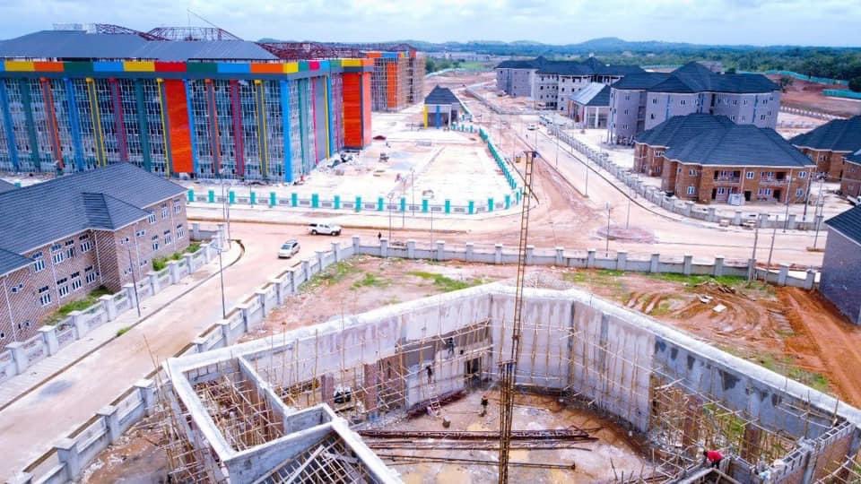 Sports_Doctor2's tweet photo. When Dave Umahi said he built the best medical facility in Nigeria, he wasn't lying, and he built it from scratch.

Ebony State doesn't have money compared to Abia State yet Okezie Ikpeazu couldn't do anything in 7yrs.

Kai, God will judge Ikpeazu and his supporters 😩😩😩 https://t.co/BukaO7JE1r