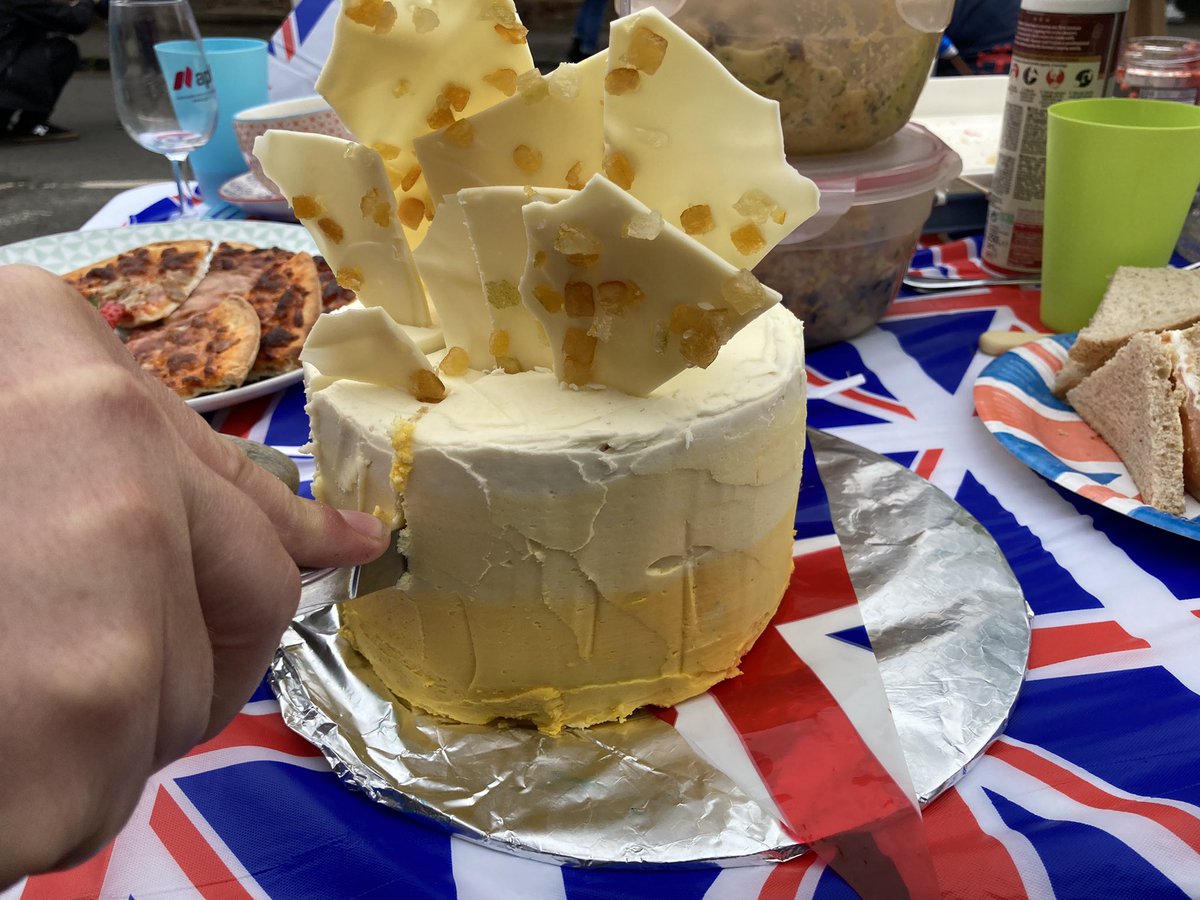 nickpiersrich's tweet photo. Great to be able to support the @Thameshospcare charity by buying &amp; sharing out the Royal Trifle inspired cake during the street party in #cookham. Baked by Nicole Strachan &amp; very tasty too (sponge with lemon icing). The photos…😊  #JubileeWeekend #PlatinumJubilee #Jubilee 🍰 https://t.co/vjFbQY8A4P