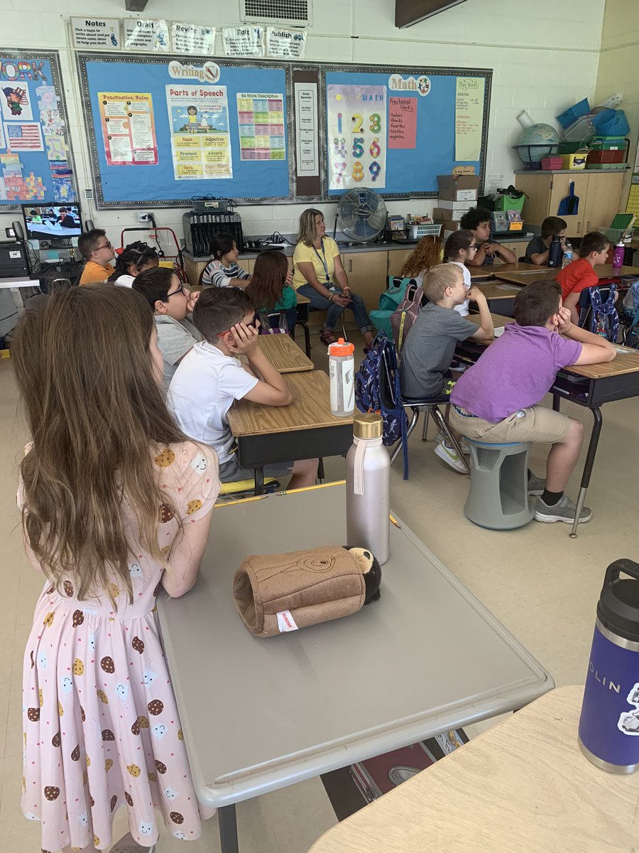 PrincipalWhite7's tweet photo. Third graders learning executive functioning skills through #EverydaySpeech! Thank you again to @KESPTO for purchasing the SEL component for us. Amazing things are happening! #SEL @EverydaySpeech @Carmelschools @joesimoni11 @Kent_Elementary #maslowbeforebloom. https://t.co/2gfcrqLh7M