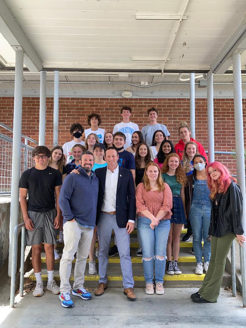 Jrosenberg957's tweet image. The great @JoshFryday joined @NovatoSwarm today for the press conference final assignment of the year. Wonderful day for these great student reporters!