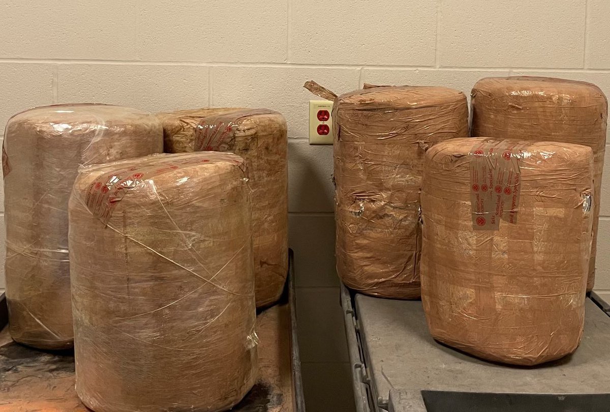 CBPSouthTexas's tweet photo. #CBP officers seize $1.7M in methamphetamine in vehicle at #DelRio Port of Entry. Driver arrested. Read more here: https://t.co/nbfFxS7uPn https://t.co/QNL9774Kqx