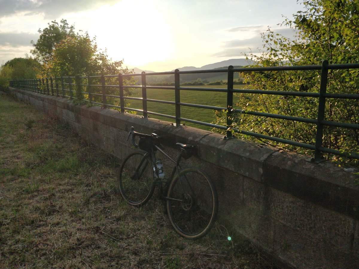 Can't be bothered with a cycle that involves lots of traffic or much navigation? Enter a disused railway! 🛤️
A revisit to the West Fife Way ticking all the boxes for a lovely stress free spin tonight! 

#BikeWeekUK