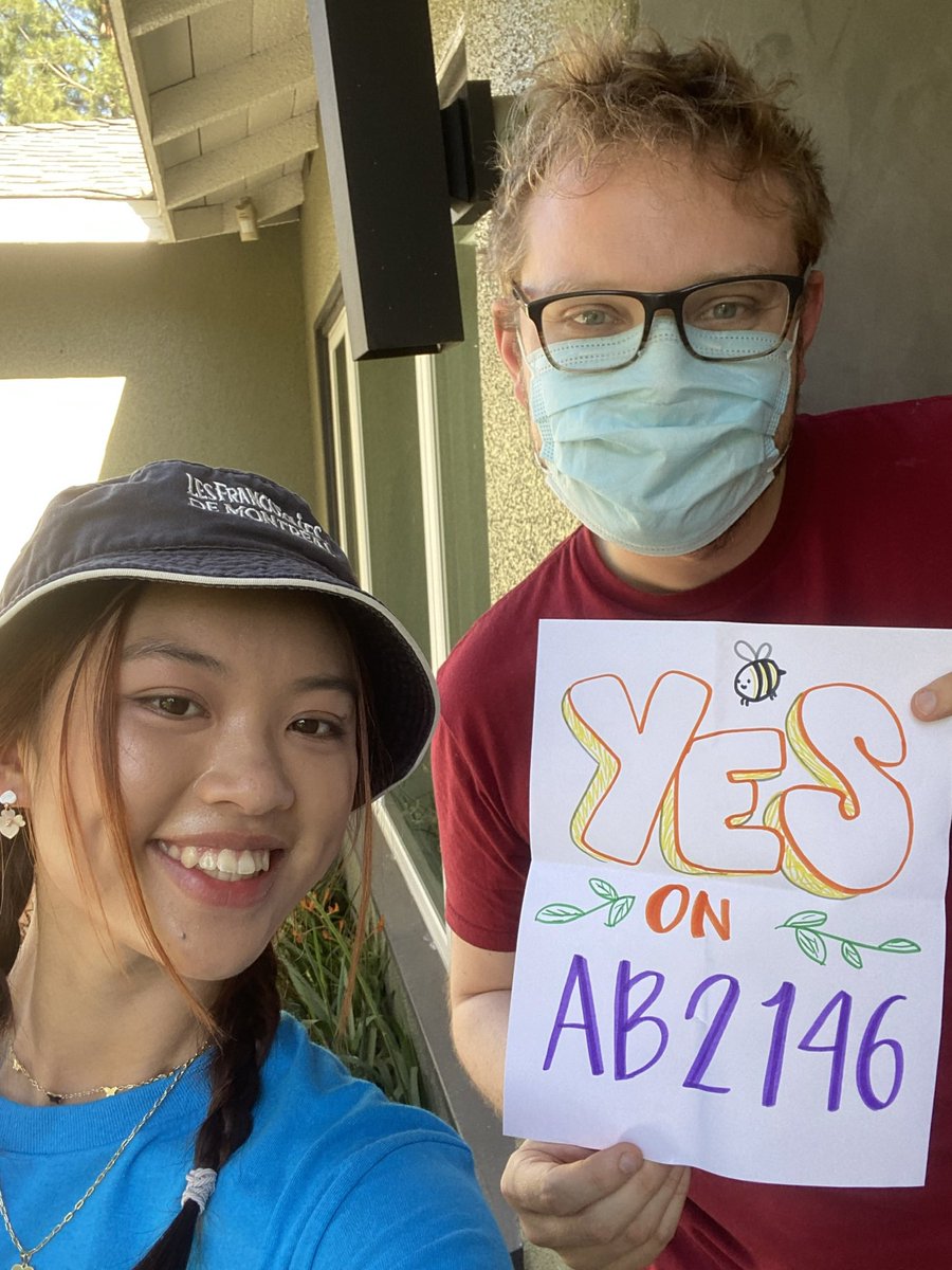 VuJonah's tweet photo. 1 in 4 native bee species are at risk of extinction! @EnvCalifornia is talking to people in LA about #YesonAB2146 to ban neonics and #SaveTheBees 🐝🌻🐝
@BenAllenCA @SenatorPatBates @BrianDahleCA @SenGonzalez33 @NancySkinnerCA @HenrySternCA @BobWieckowskiCA
@BauerKahan #CALeg https://t.co/a5wIZrcuCc