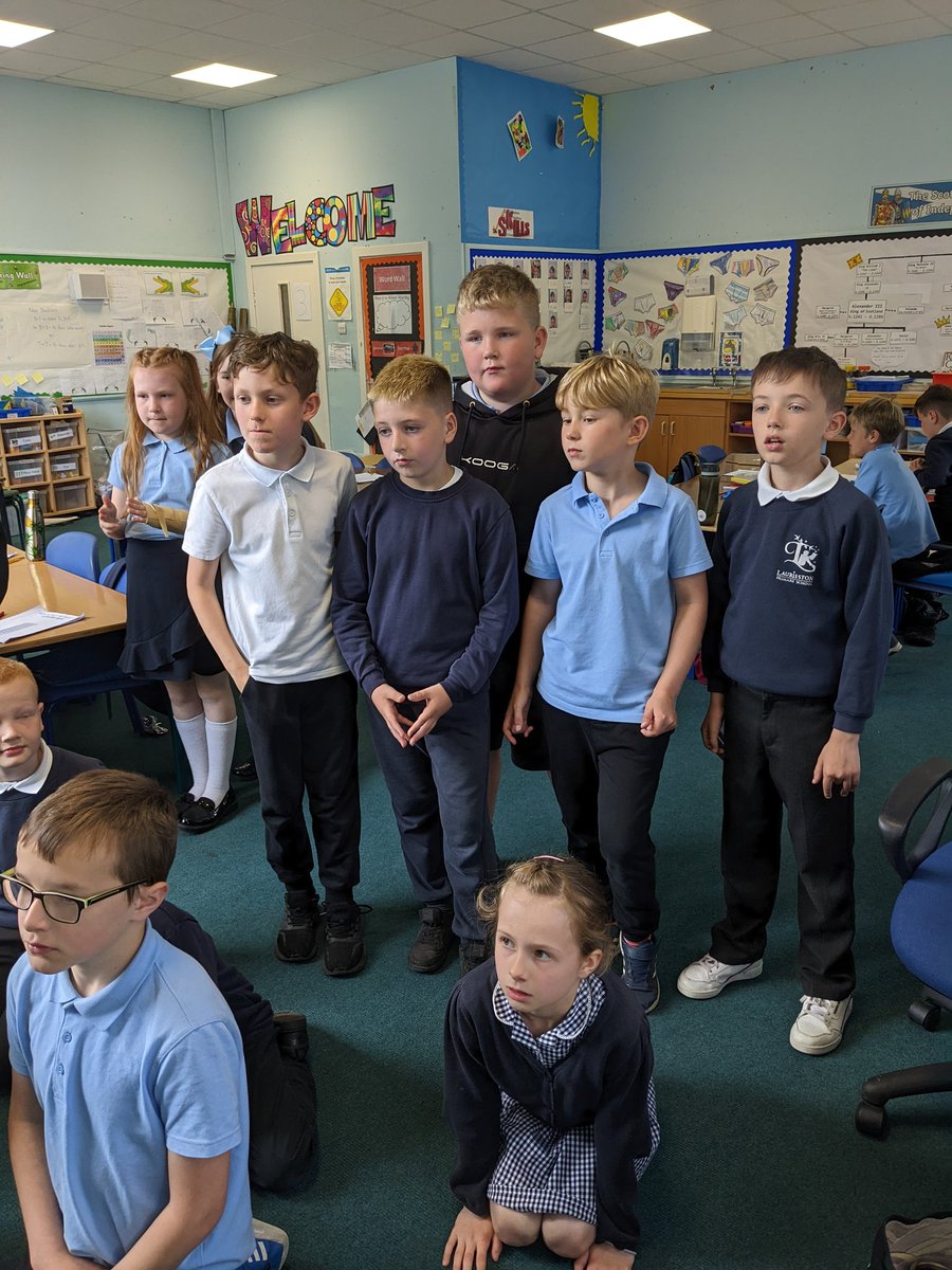 Mrs Thom tweet media