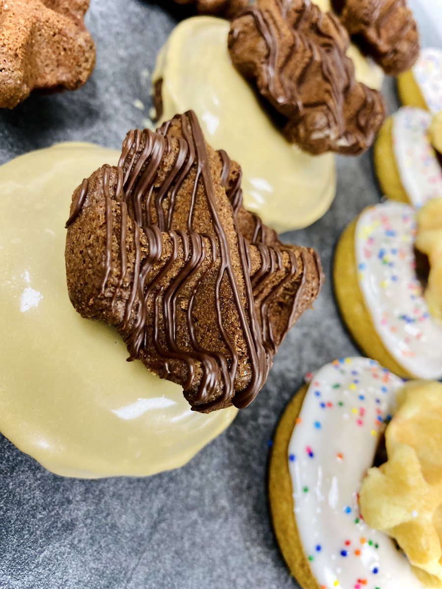 DeLishEmporium's tweet photo. We are back at it this week with our waffle 🧇 batter donuts! 🍩 

Chocolate 🍫 &amp; Salted Caramel Ganache topped with a Brownie Waffle Cookie. 

We can’t forget about the OG  Birthday Cake Waffle batter donut. 🍩😳🤤

What flavor would you try?

#donuts #doughnuts #wafflebatter https://t.co/4icpK3CtqD