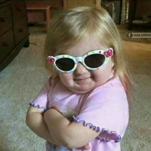 İlk Twitimi atarken 10.denememden sonra "hah oldu e yani bir zahmet ben yaptım çünkü" dedikten sonra  benim eşgal