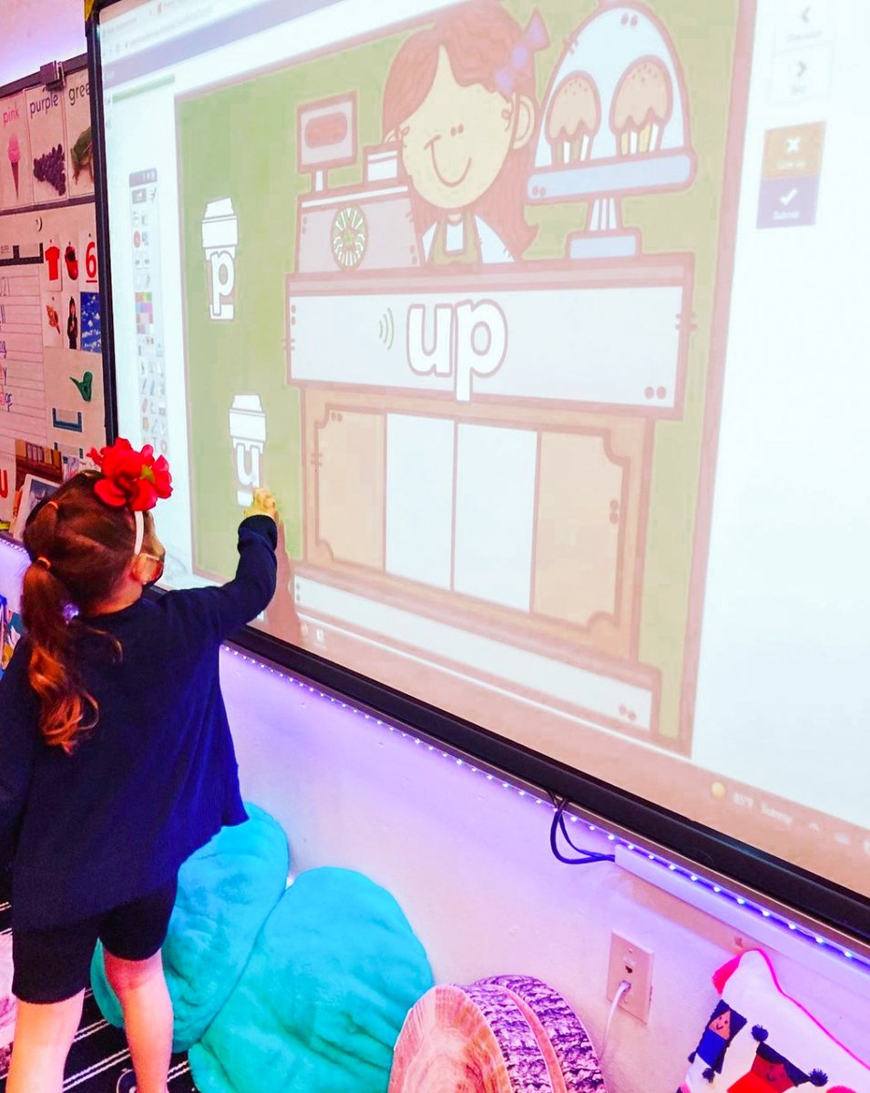 BoomLearning's tweet photo. Using Boom Cards with a projector or smart board is a great way to encourage students to learn from one another. If you have students who have mastered the material, they can explain how they solved the problem! 💡

📸 by @fantasticallykindergarten

#boomlearning #boomcards https://t.co/MeeFzjKIvE