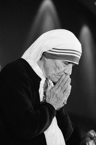 newexodus2022's tweet photo. THE SIMPLE PATH

The fruit of silence is PRAYER.
The fruit of prayer is FAITH.
The fruit of faith is LOVE.
The fruit of love is SERVICE.
The fruit of service is PEACE. 

St. Teresa of Calcutta https://t.co/4LIIkwSKsF