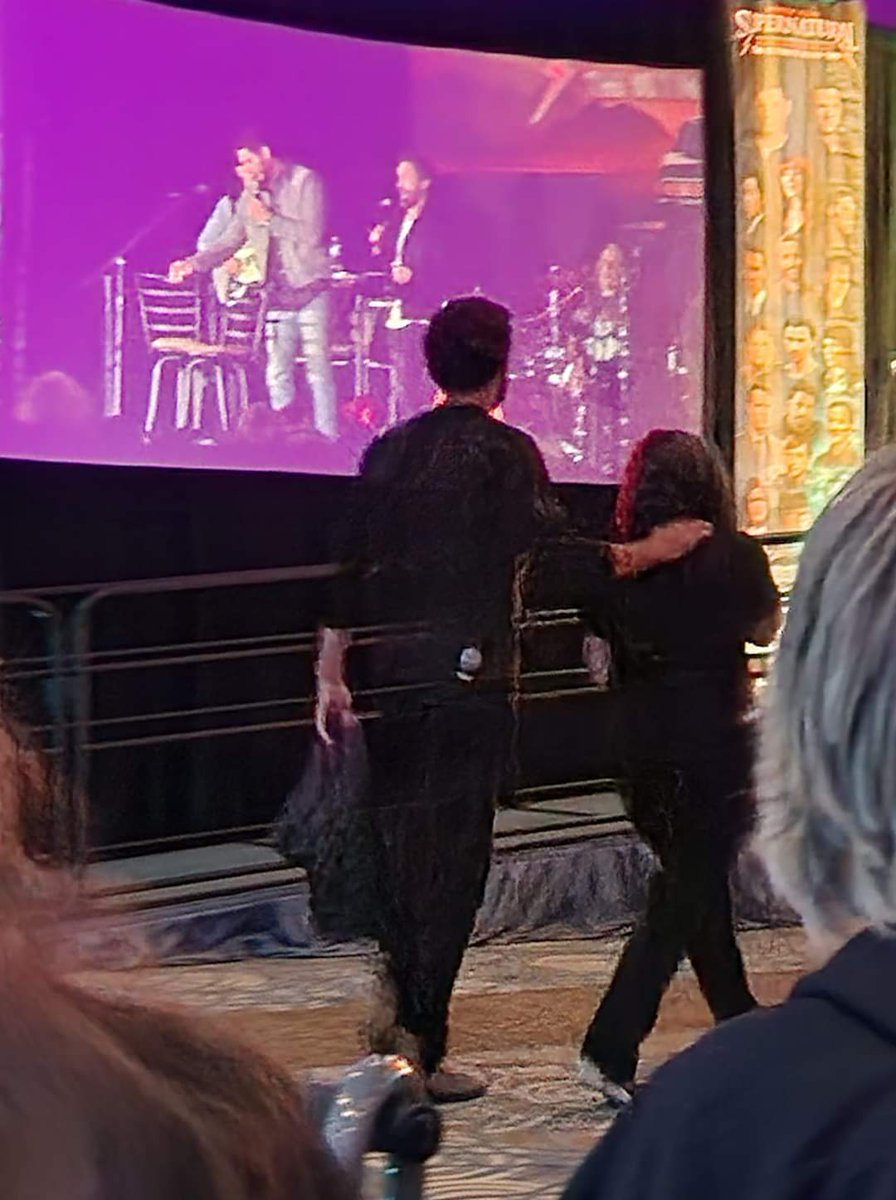 GbrielLives's tweet photo. The moment my soul left my body 💀 #LastQuestion #ChiCon2022 thanks to the folks in the fb chicago spn group who sent me these 🖤 https://t.co/bHu2MHqEYb
