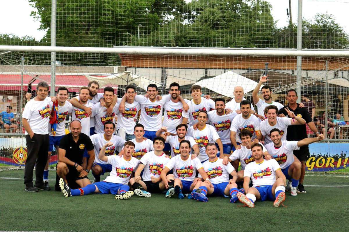 🎉🎉 El filial és 𝐂𝐀𝐌𝐏𝐈Ó 𝐃𝐄 𝐋𝐋𝐈𝐆𝐀!! 🥳🥳

Felicitats a tot l'equip i cos tècnic per aquesta gran temporada i per fer-nos gaudir del vostre futbol! 🤩

🔵🔴 #AnemhiSantGregori
