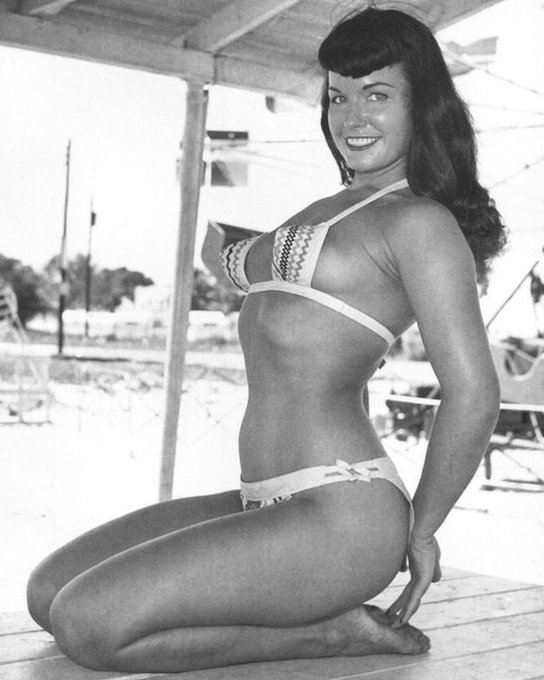 🤩 Bettie&rsquo;s got a point there - or two 😜 Hope y&rsquo;all are having a wonderful week! 💋  ~Photo by Bunny Yeager~  #pinupqueen<a href="/tag/fitness"class="tags"><span>#fitness</span></a><a href="/tag/pinup"class="tags"><span>#pinup</span></a><a href="/tag/bettiepage"class="tags"><span>#bettiepage</span></a><a href="/tag/1950s"class="tags"><span>#1950s</span></a><a href="/tag/bunnyyeager"class="tags"><span>#bunnyyeager</span></a>