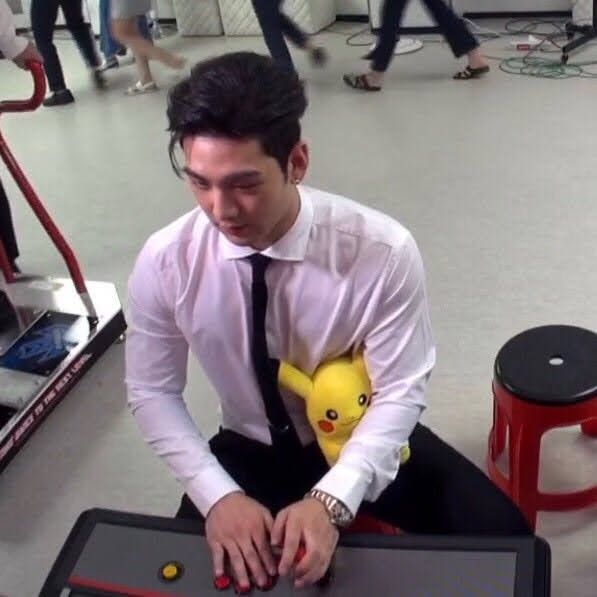 hourly baekho tweet media