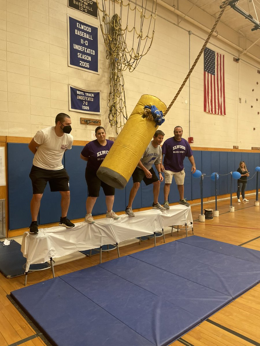 Faculty Slam! #blueandwhite @ElwoodMiddle @Elwood_Super