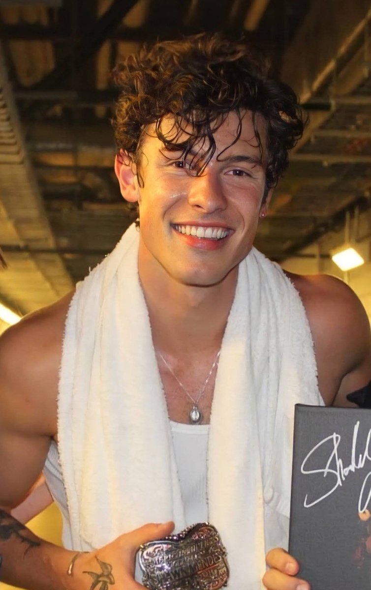 postshawnm's tweet photo. shawn mendes https://t.co/htSCaGU55M