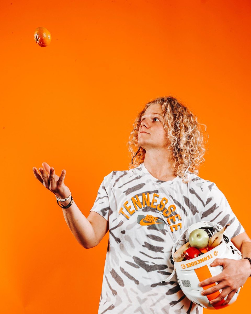 shayeryon's tweet photo. Proud to announce I’ll be joining @Vol_Nutrition as a summer intern! We on Rocky Top! 🍊                      📸: @TwoTreyz  🕺🏼:@noah_halford https://t.co/igOjaQIsN1