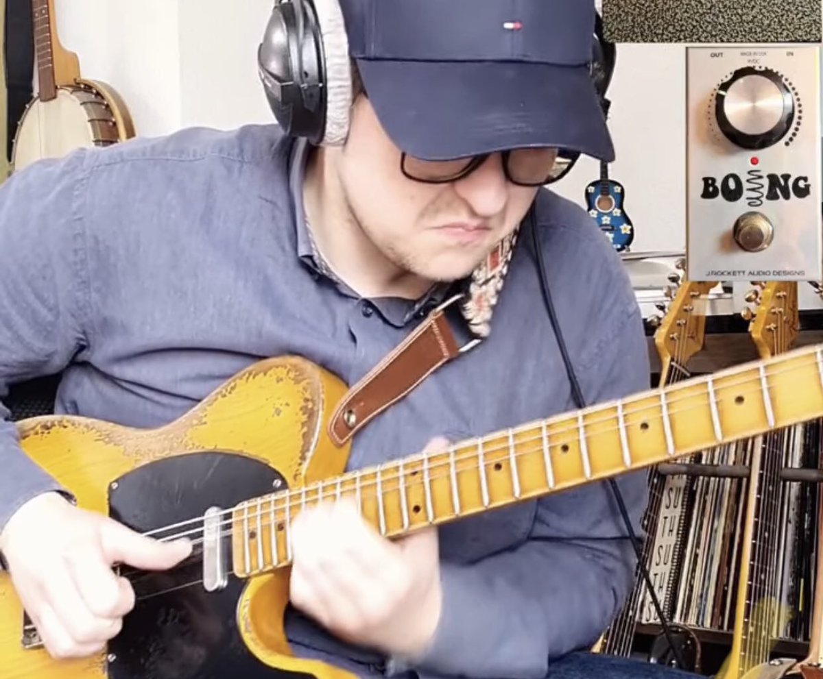 Never knew Pete could play guitar!!! <a href="/11Yanks/">11 Yanks</a> 🫣