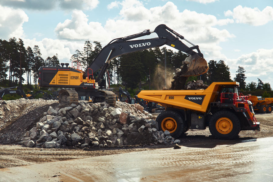 NAminingmag's tweet photo. Using the theme of the recently launched “Change Starts Here” campaign, @VolvoCEGlobal showcases the company’s leading solutions in the areas of #sustainability, #electromobility and services.
Learn more: https://t.co/hKUO2xa3RT
#VolvoDays #autonomoussolutions https://t.co/qDWbuh8y6Y