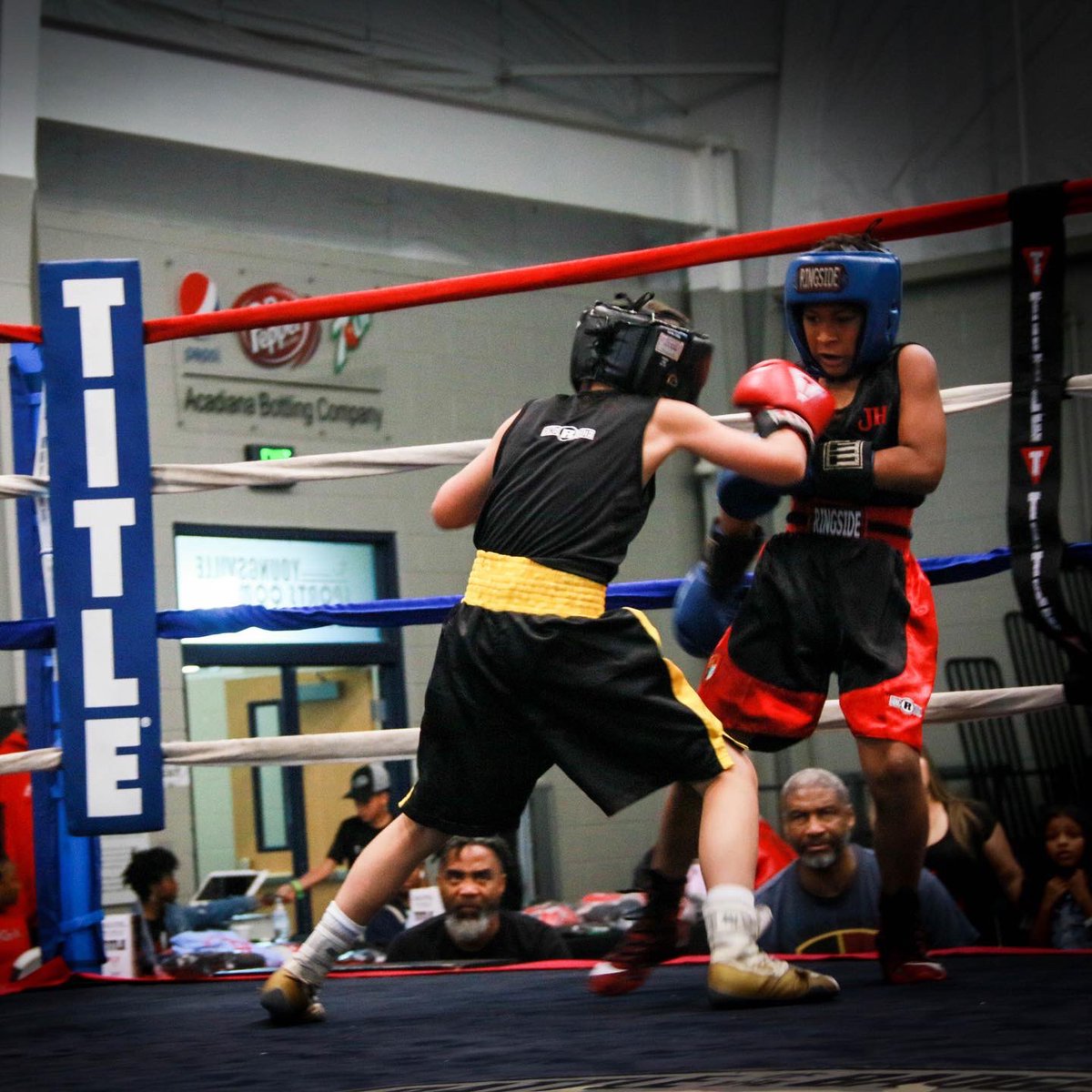 sugarbertboxing's tweet photo. You got to be able to truly BELIEVE in yourself. That’s what separates you from others. To know who you are and where you are going gives you the advantage over others. 🔥
#believeinyourself
#sugarbertboxing #titleboxing #wbccares #boxinginspiration #amateurboxing #believe https://t.co/2WUVSGUjYu