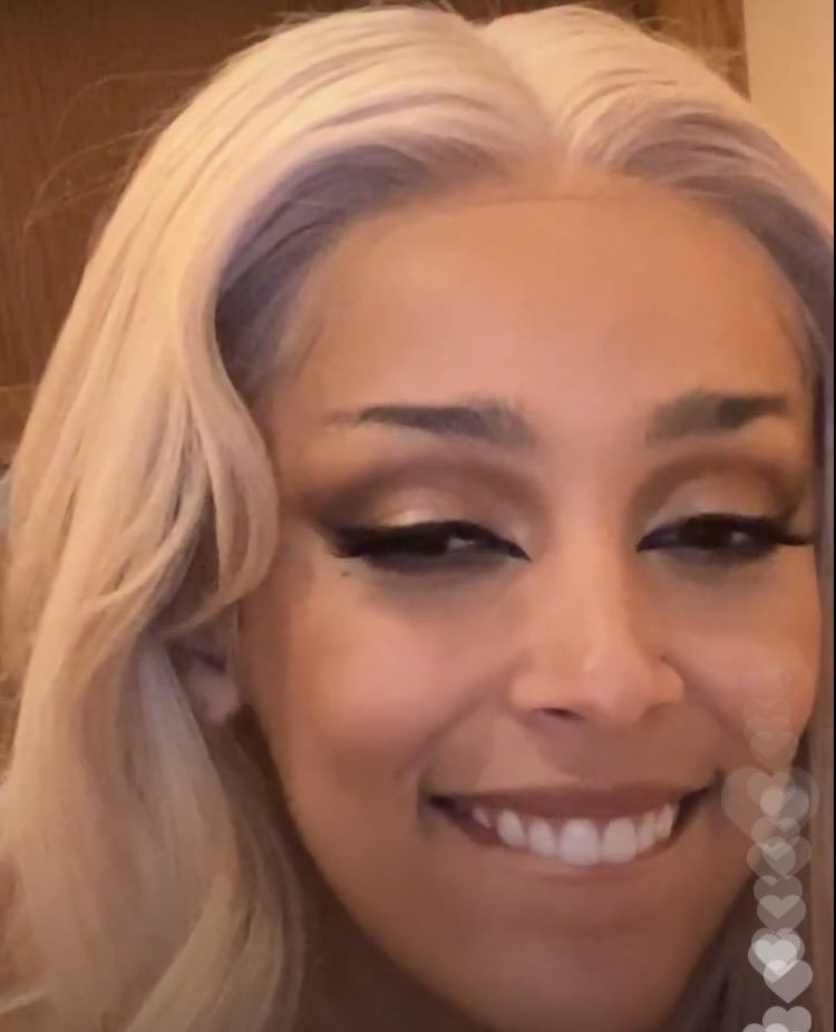 KahnLeena's tweet photo. did y'all miss me https://t.co/GxmISuttKl