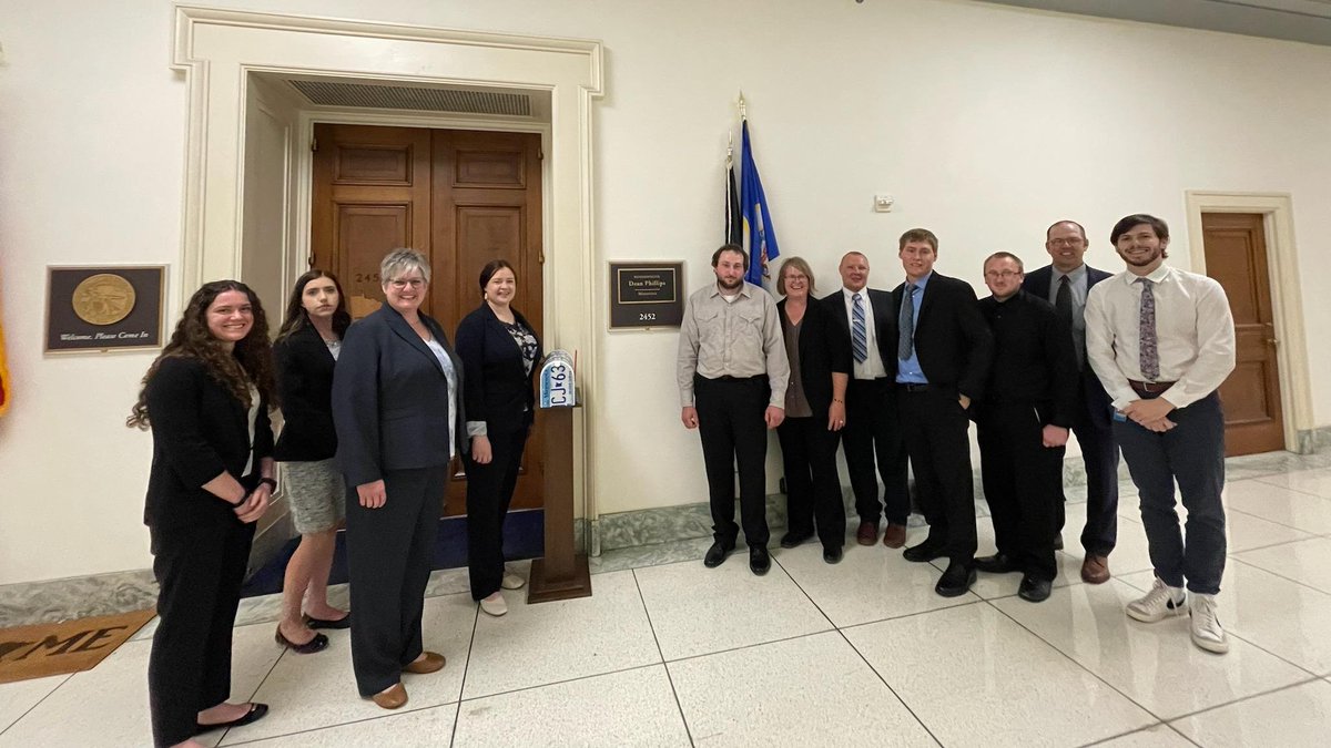 .@MNFarmBureau members met with @RepDeanPhillips' staff in DC today to talk about the state of agriculture in Minnesota with weather and supply chain challenges as well as some of the things farmers will be watching in the next farm bill! https://t.co/A8TcJiJWca