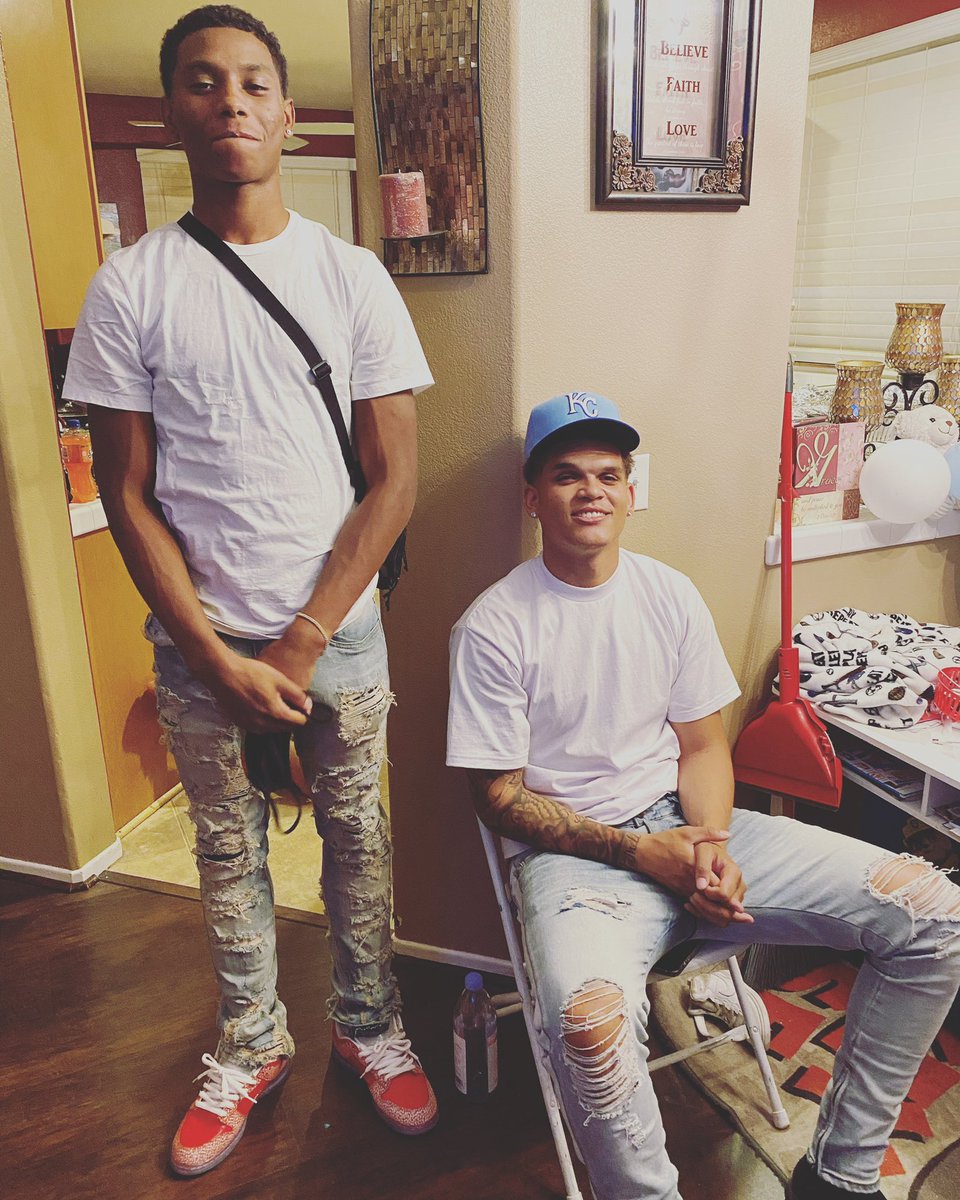 trevon2221's tweet photo. My brother was a legend, He in heaven now💔🕊 Moms needs all the help and support possible anything helps! Rest Easy Dex 😔 https://t.co/l0LHqKOeqP https://t.co/jZxlsrkgqY