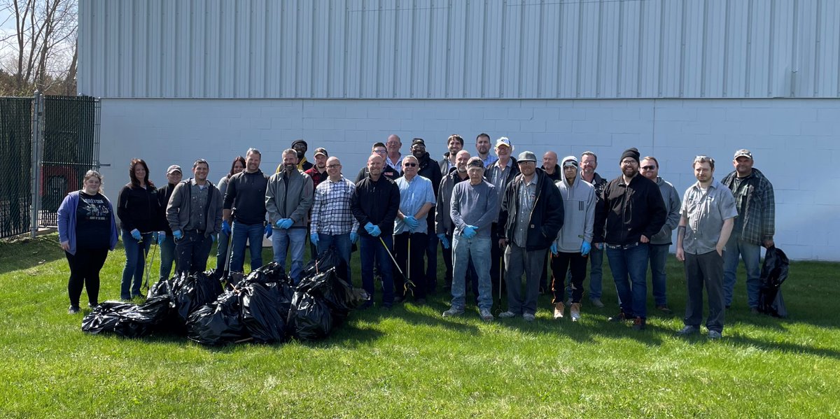 Chem_Link's tweet photo. To celebrate the third day of #NationalRoofingWeek, we are excited to share a charitable project. Proud to support our environment with our green products and with clean-up, @Chem_Link collaborators spend Earth Day picking up trash in the areas around its facility. #chemlink https://t.co/O1VUHxSWvz