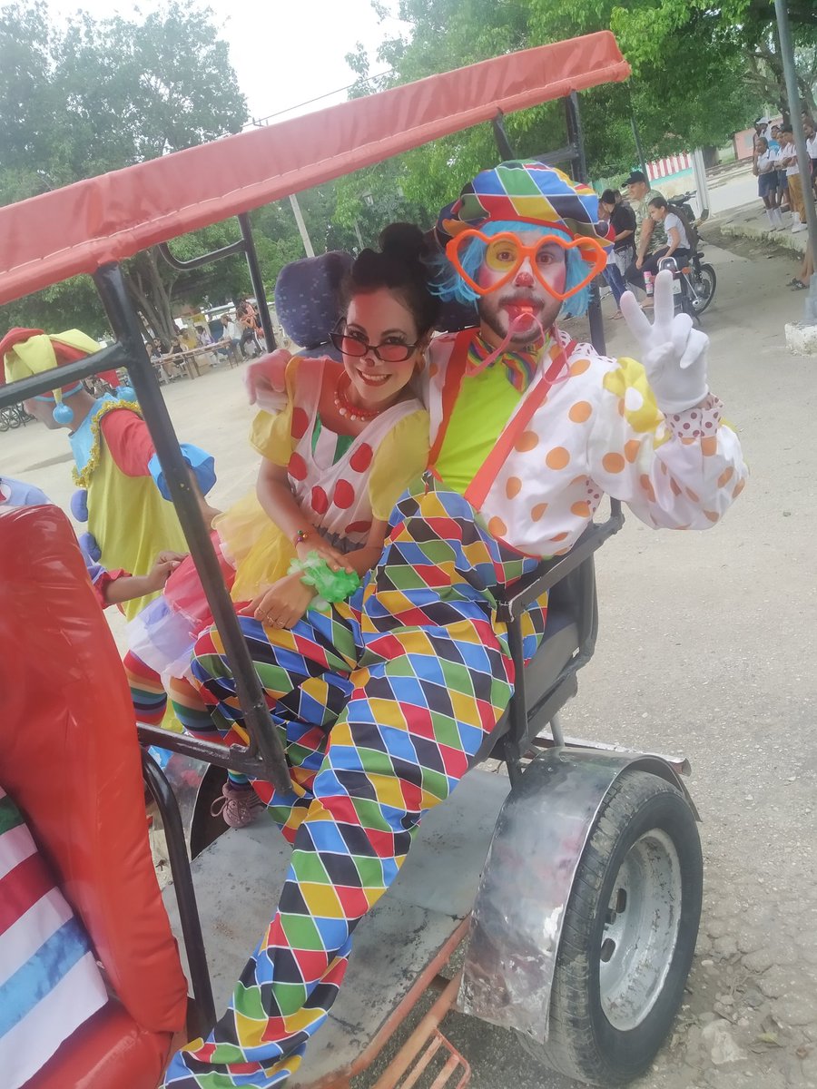 TPolichinela's tweet photo. Hasta la feria del libro en Ciro Redondo llegó #teatropolichinela en el día de hoy...
#LatirAvileño #teatropolichinela #escenavileña #ahscav https://t.co/52rnOdy0xj