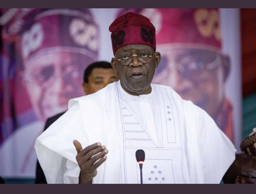 #APCPrimaries now I know the reason why this man is shaking... Brain most be the real cause of that... Brain.. chess player #Tinubu2023