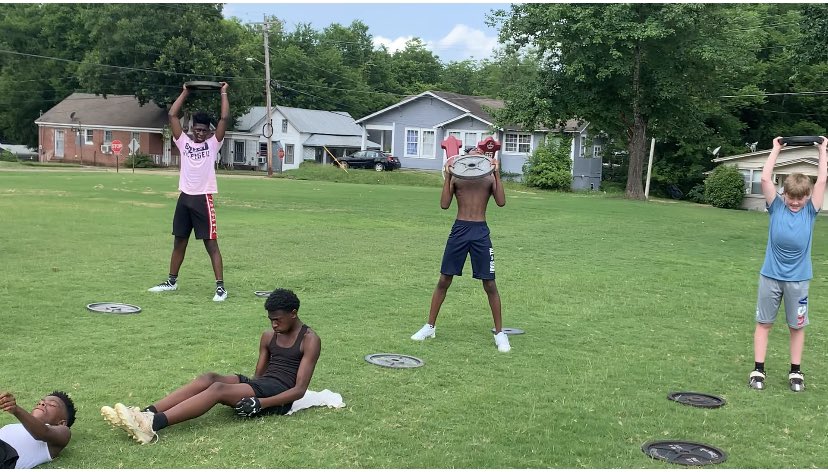 FootballNams's tweet image. We brought the weight room outside today and GOT AFTER IT! #FeedTheDog