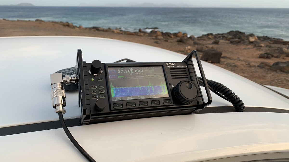 hb9vcj's tweet photo. 2ème test en QRP - EA8/HB9VCJ/P Avec 5W, Xiegu X6100, Chameleon 40 CHA OFCD en V inversé sur une Sotabeam 6, en IL38BU.
3 QSO : HB9HBY, HB9IIH et ON7GK
Ensuite trop de vent, j’ai du bâcher…
#Xiegu #X6100 #XieguX6100 #chameleon #40cha #EA8 #QRP #IOTA #Hamradio #Radioamateur https://t.co/z76glYnnxQ