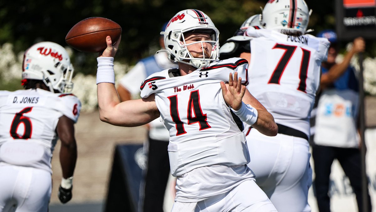 ● QB Spotlight ●

Bailey Fisher - Gardner Webb

• Fisher is an outstanding QB. In 2021 he threw for 2,335 yards 18 Touchdowns and rushed for 187 yards 6 TDs.