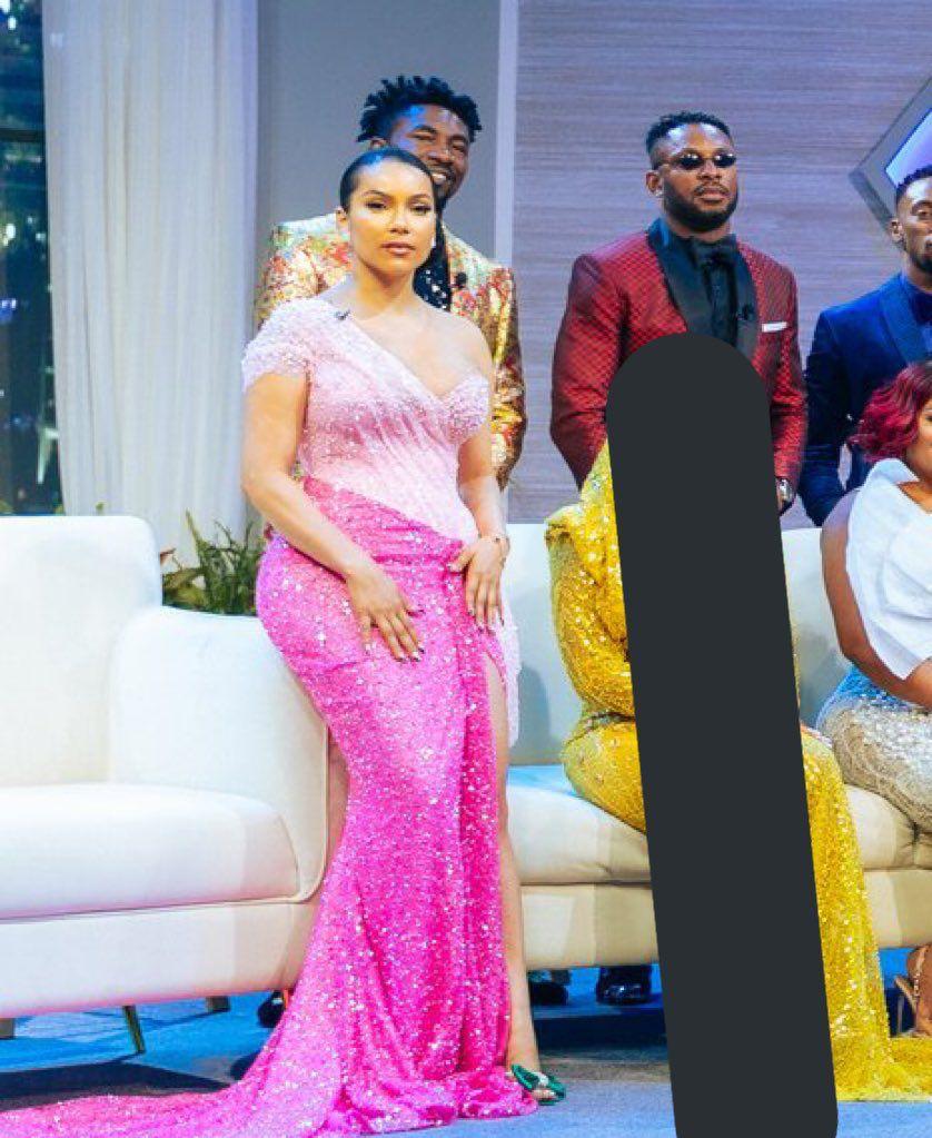 Pde86's tweet photo. My beautiful Maria had to excuse herself from bad energy company. Hahahhaha
#BBNReunion #BBNaijaReunion #MariaTheShow #MariaChike https://t.co/xLWBBFwttF