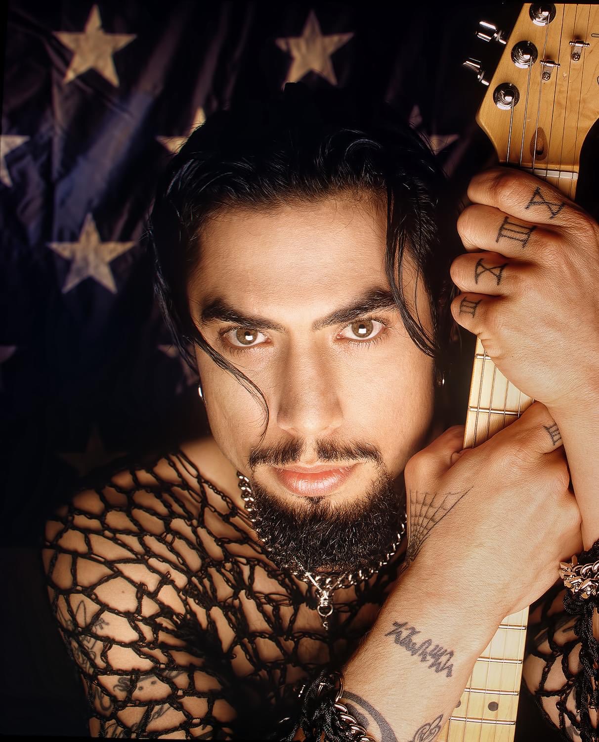 Happy Birthday to DAVE NAVARRO of Jane\s Addiction and the Red Hot Chili Peppers!! 