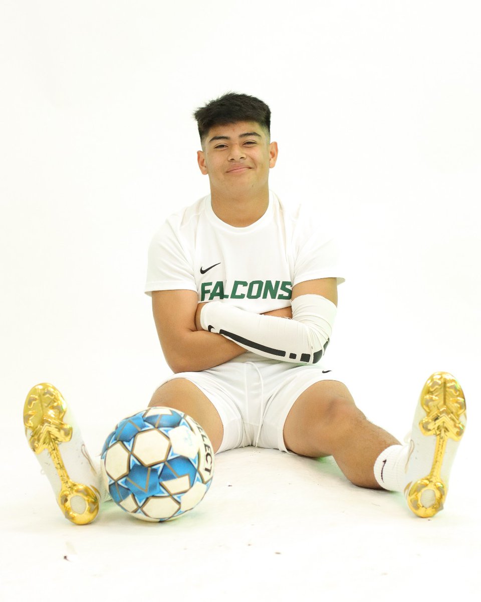 BenLippenSchool's tweet photo. Our next #SeniorSpotlight is Micah! After graduating, Micah plans to major in Business and Sport Management at Columbia International University where he has committed to playing golf for the Rams. Read more in our FB and Instagram posts! #BLSClassof2022 @discoverCIU @CIURams https://t.co/uxwA6I7Gdl
