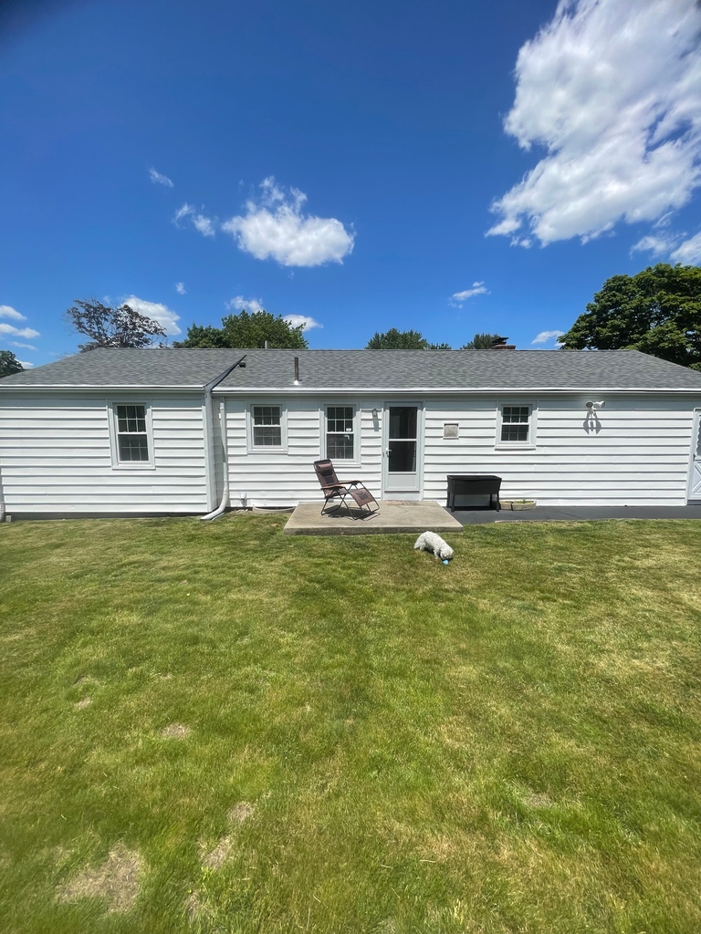 Damage to your roof? Call Rhode Island Restoration. We serve as a licensed contractor doing full roof replacements and repairs. Here is a full before and after of a roof replacement we did this week in Warwick!

Call 401-834-3473

#roof #roofrepoacement #riroofing #rhodeisland