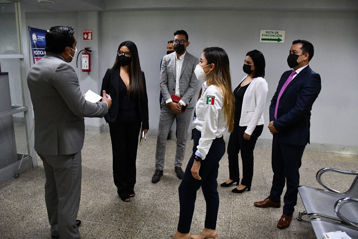 #FiscalíaSLP | Trabaja con "México Evalúa" para mejorar servicio a la población.
Realizan recorrido en las instalaciones, conociendo el Modelo de Tres Pisos en Investigación.
La nota completa en: cutt.ly/xJDAbX7
#FiscalíaSLPMásCercanaALaGente
