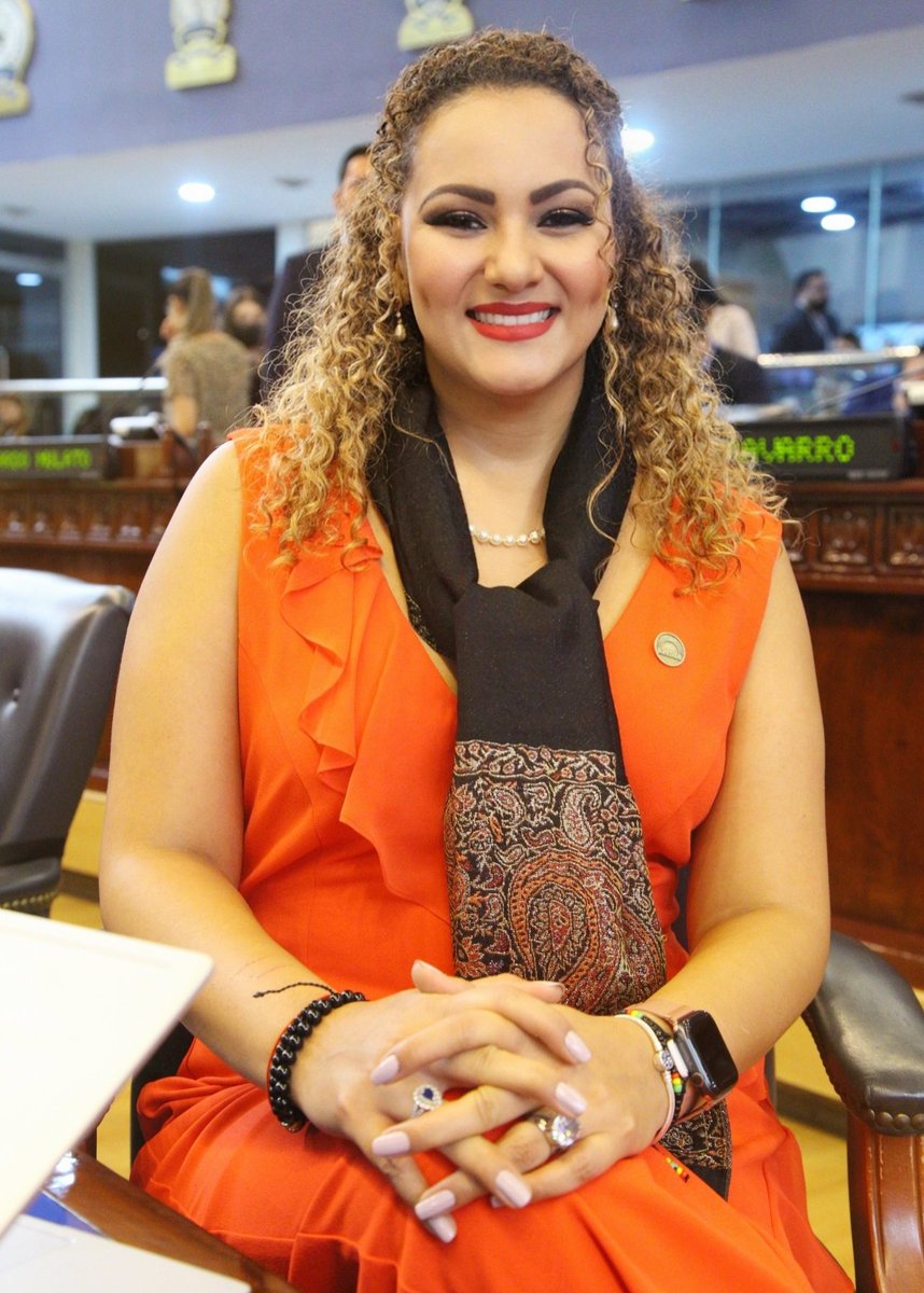 anamag_figueroa's tweet photo. ✅️ ¡Aprobada! 
Reforma al Código de Familia para modernizar la forma de registrar los hechos y los actos jurídicos relativos al estado familiar de las personas. https://t.co/OD4ifgSb3l