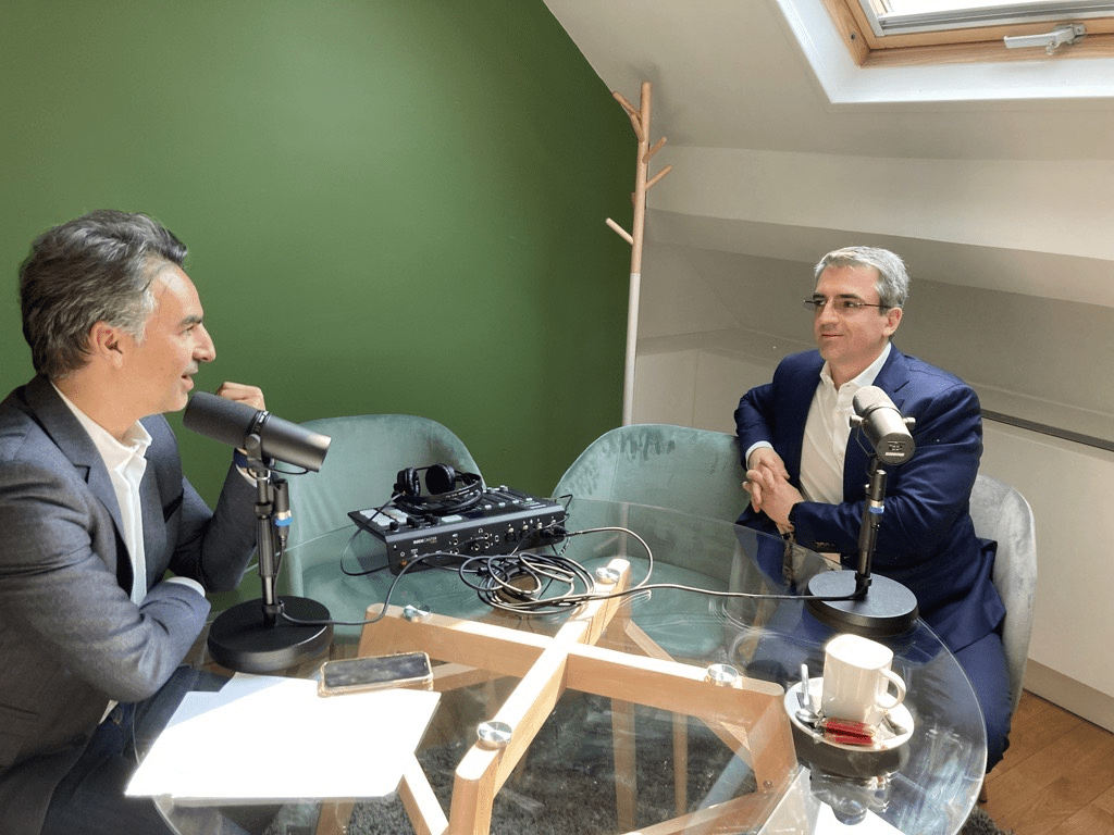 frsebag's tweet photo. #GrowFastNowWhat 🎙Pour ce 13ème épisode, j'ai eu le plaisir de rencontrer @Tanguy_Touffut , co-fondateur et CEO de @DescartesUWing , #assurtech spécialisée dans l'assurance paramétrique des risques climatiques.
👉Retrouvez cet épisode en intégralité sur https://t.co/yWoqw1dXXd https://t.co/wEd7RCvwTZ