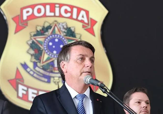 CleberAmaral_'s tweet photo. Mandato do PR @jairbolsonaro para os policiais federais:
- Reforma da Previdência - 5% redução do salário, acréscimo de 100% no pedágio, idade mínima, pensão por morte 50% do salário
- Policiais incluídos na lei de congelamento salarial
- Corrosão de 30% do salário
- Reajuste 0%. https://t.co/CQSx89jYm8