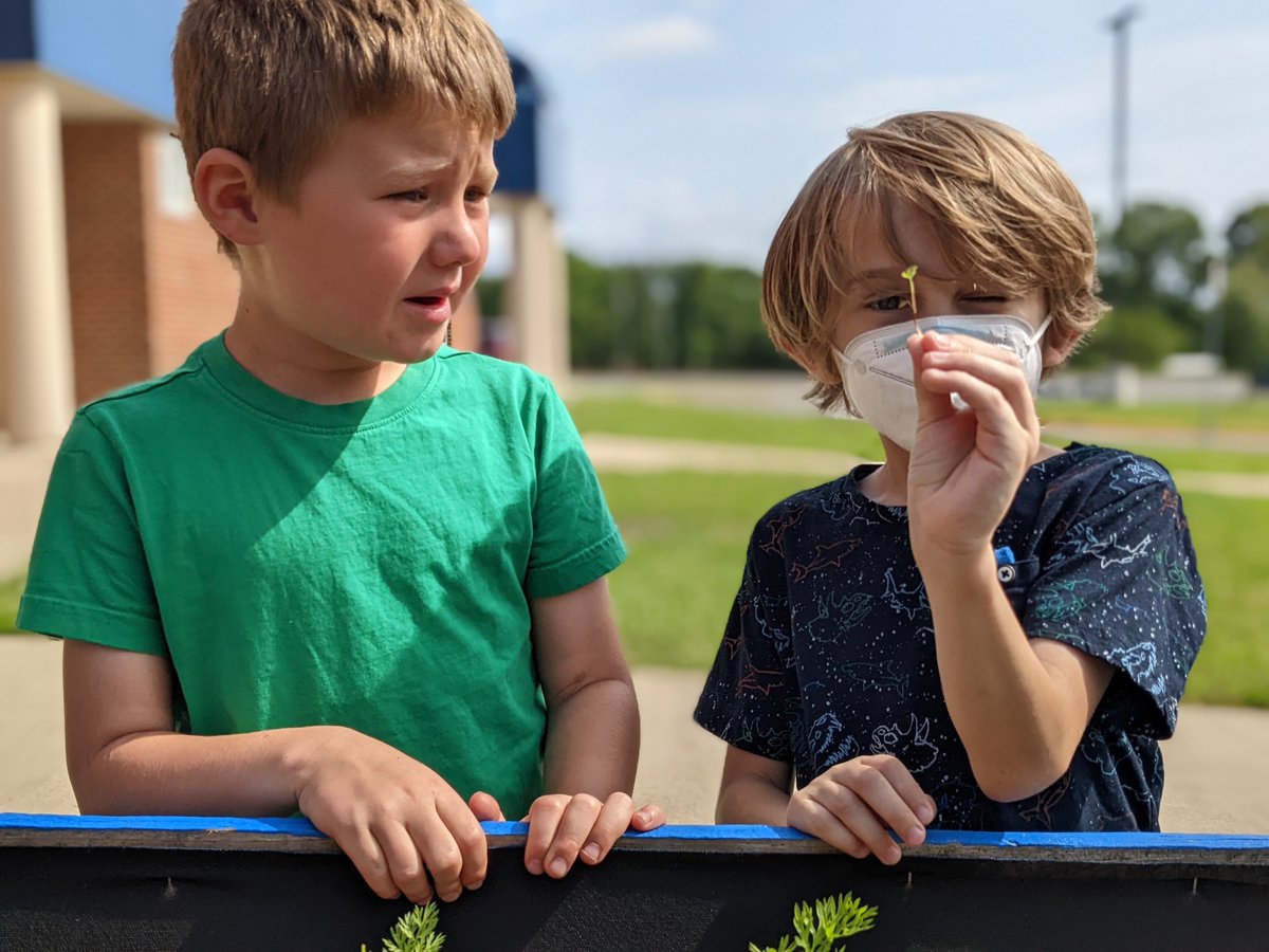 Kinder-gardening w/ the dream team <a href="/MissCarr04/">Amelia Carr</a> <a href="/ms_stevenson_/">Gabrielle Stevenson</a> <a href="/MyattCourtney/">Courtney Myatt</a> + the amazing Ms. Jane today. We planted sunflowers/pumpkins 🌻🎃 to grow over the summer &amp; checked out what's growing! 🥕🥬
<a href="/BucknellElem/">Bucknell Elementary</a> <a href="/GrandInvolve/">Ada Fedak️</a> <a href="/fcpsGet2Green/">FCPS Get2Green</a> <a href="/fcpsnews/">Fairfax Schools 🌟</a> 
#BucknellStrong 💙