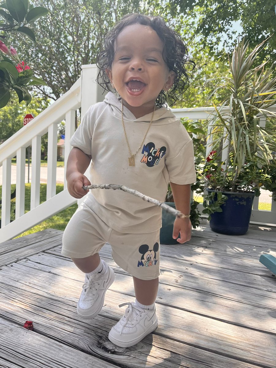 trinitykayne's tweet photo. Livin his best life🤍 https://t.co/NiyjOdOn5l