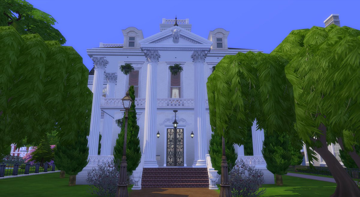 Simday_1's tweet photo. My Version of #GothManor from the original concept art. #BellaGoth #MortimerGoth #ShowUsYourSims #ShowUsYourBuilds https://t.co/vFA9Diqt2i
