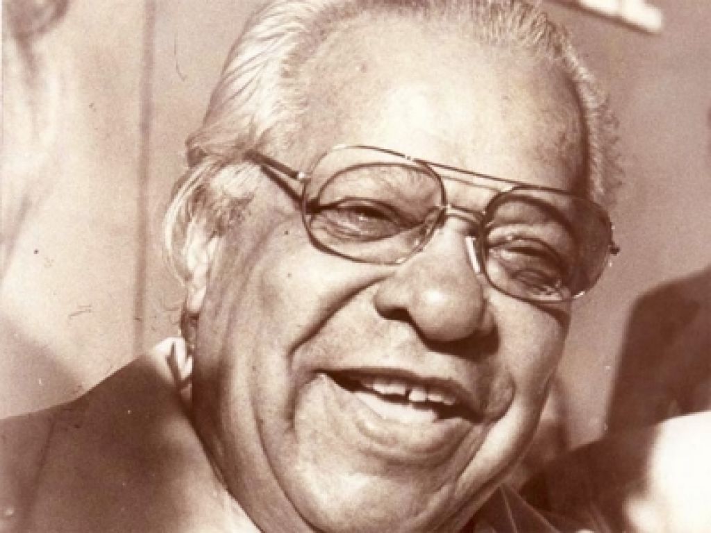 A veces solté lágrimas al leer un poema, pero nunca al leer la referencia a un poema. Eso me pasó hoy al conocer la respuesta que daría AMLO a Trump en caso de que éste mencionara el muro en la frontera. 
#Mexico #CubaNoEstaSola