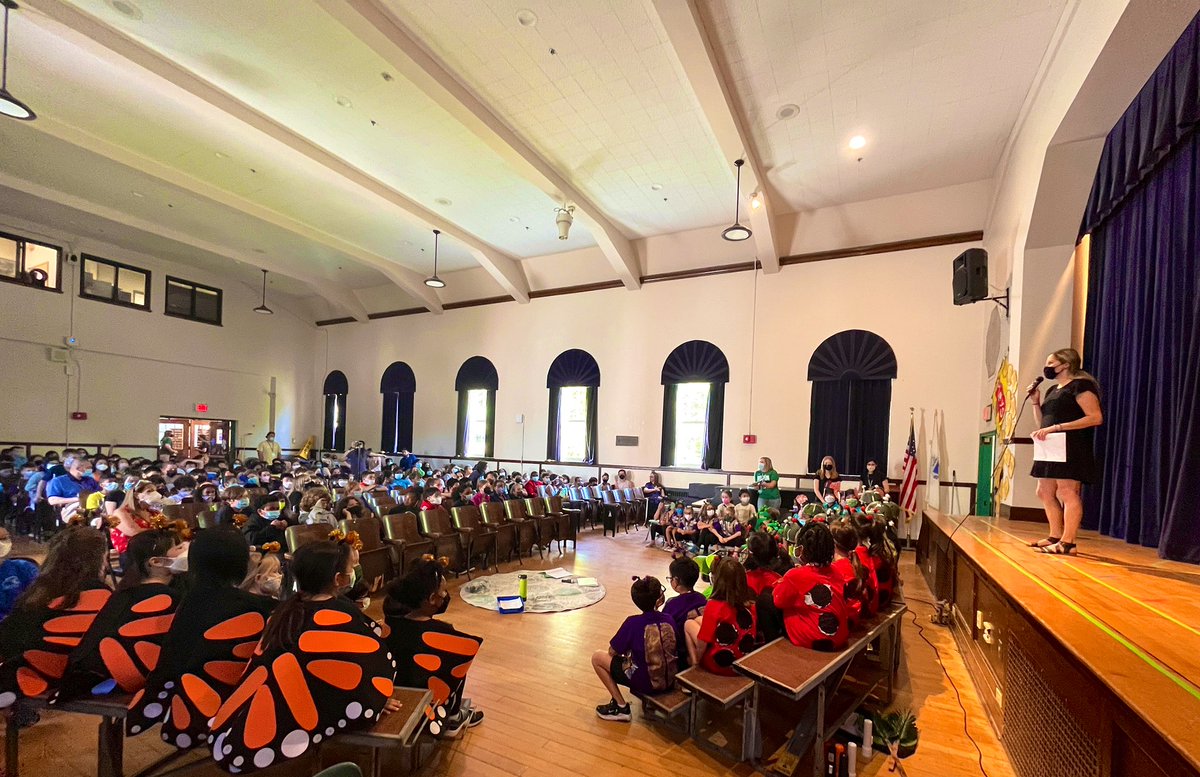 First day of the Bugz Show! Well done first graders! 👏👏👏