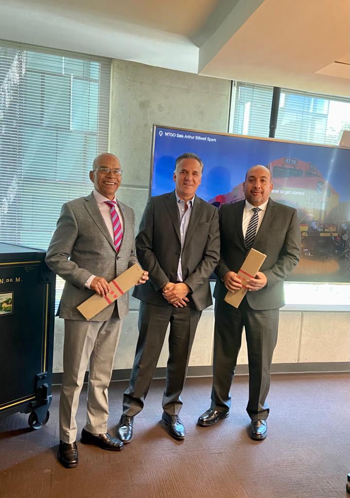 Dan seguimiento al proyecto del Libramiento Ferroviario de #Celaya reportebajio.com/dan-seguimient…
@SDESGTO <a href="/jmendozamarquez/">Javier Mendoza Márquez</a>