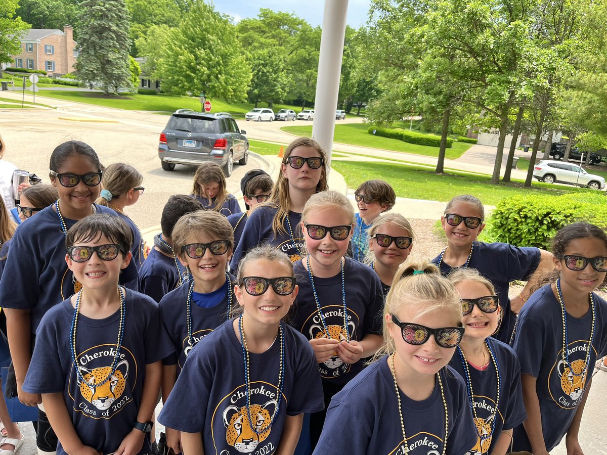 JMilesClass's tweet photo. 4th grade celebration and clap-out!  #cherokeeinspires #findingjoy67 https://t.co/fYbUdlXmIT