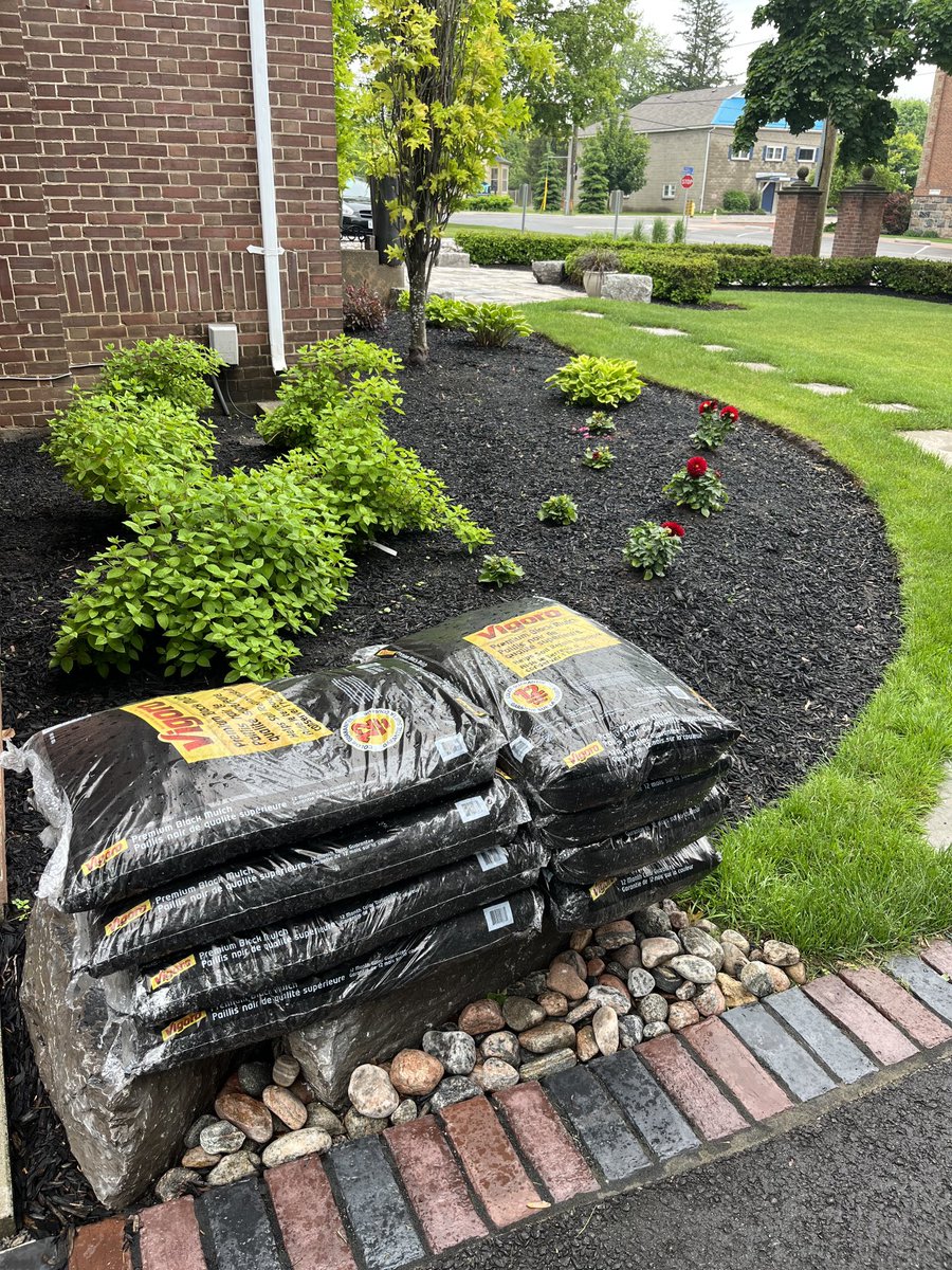 When not working at the golf club, busy landscaping at the Landlords house! Bringing it back to its historic glory!! @FreddyFlagstone