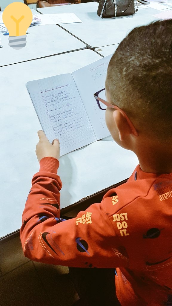 Mardi 07 juin 2022 
#SoutienScolaire
Aujourd'hui vingtaine d'élèves...
Aide aux devoirs + Préparation aux examens.
Un grand merci aux bénévoles toujours présents malgré  les difficultés 👍
Nous ne sommes plus sûr de continuer cette activité par manque de soutien.😰
