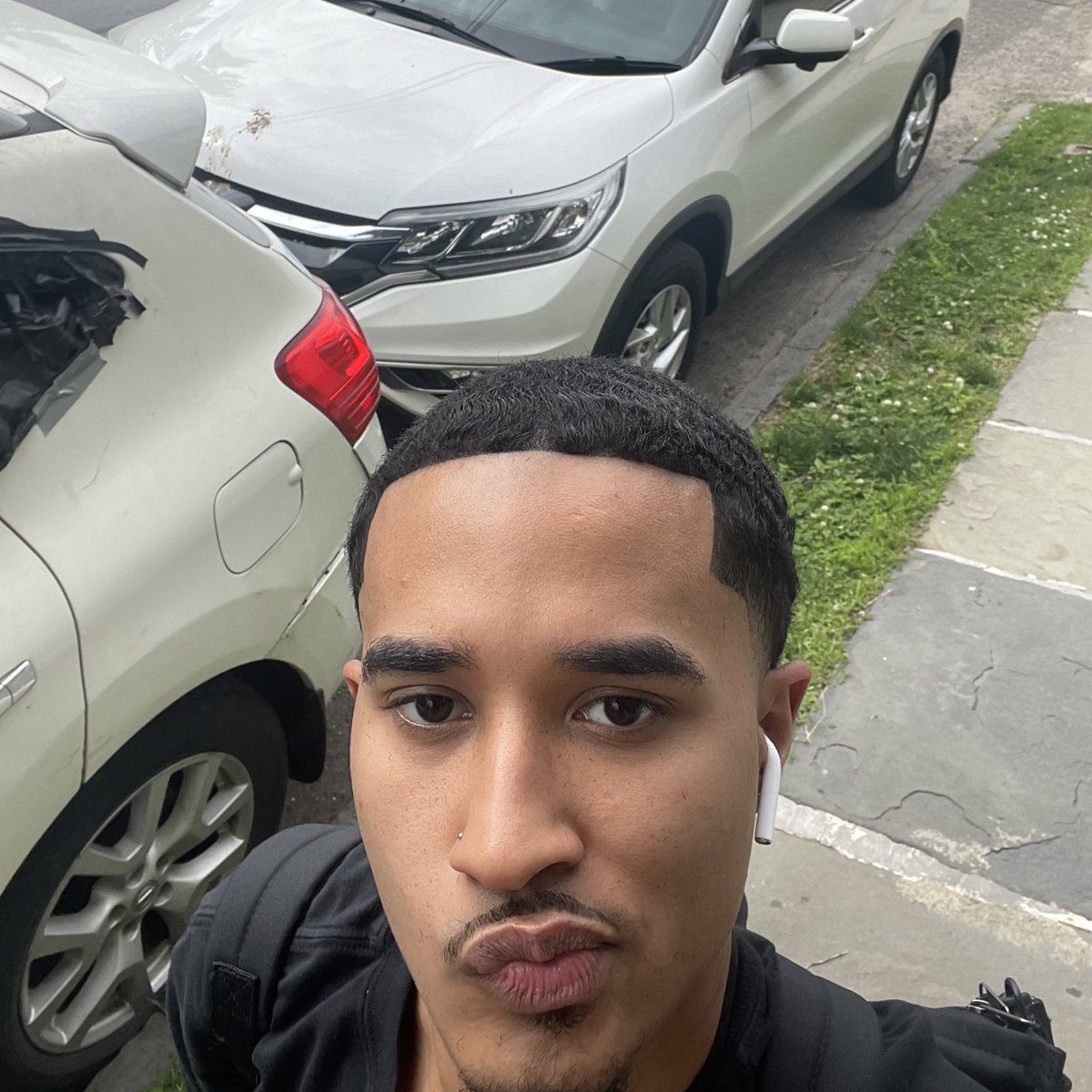 hurryupelijah's tweet photo. gimme kiss https://t.co/GBcE9tZfrp
