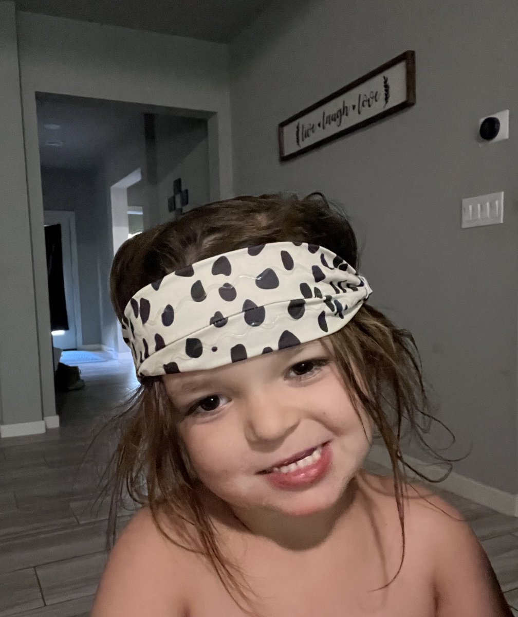 AshleyChenault1's tweet photo. Next up is the amazing Ms. Rede. We should all know by now Tinley is prolly gonna be my trouble kid😂 and Ms. Rede had the pleasure to be her first teacher and I’m so thankful for her. Tinley has learn so much it’s crazy. Thank you so much for everything https://t.co/25OG3ReLAL